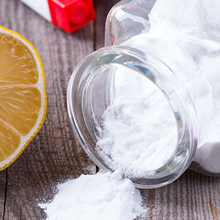 Orangenöl, Essig, Natron und Co – Welches Hausmittel wirkt?